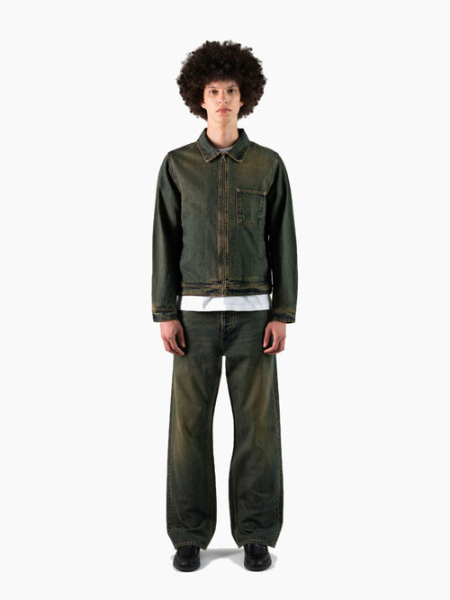 Jean denim unisexe vert olive délavé porté homme - face