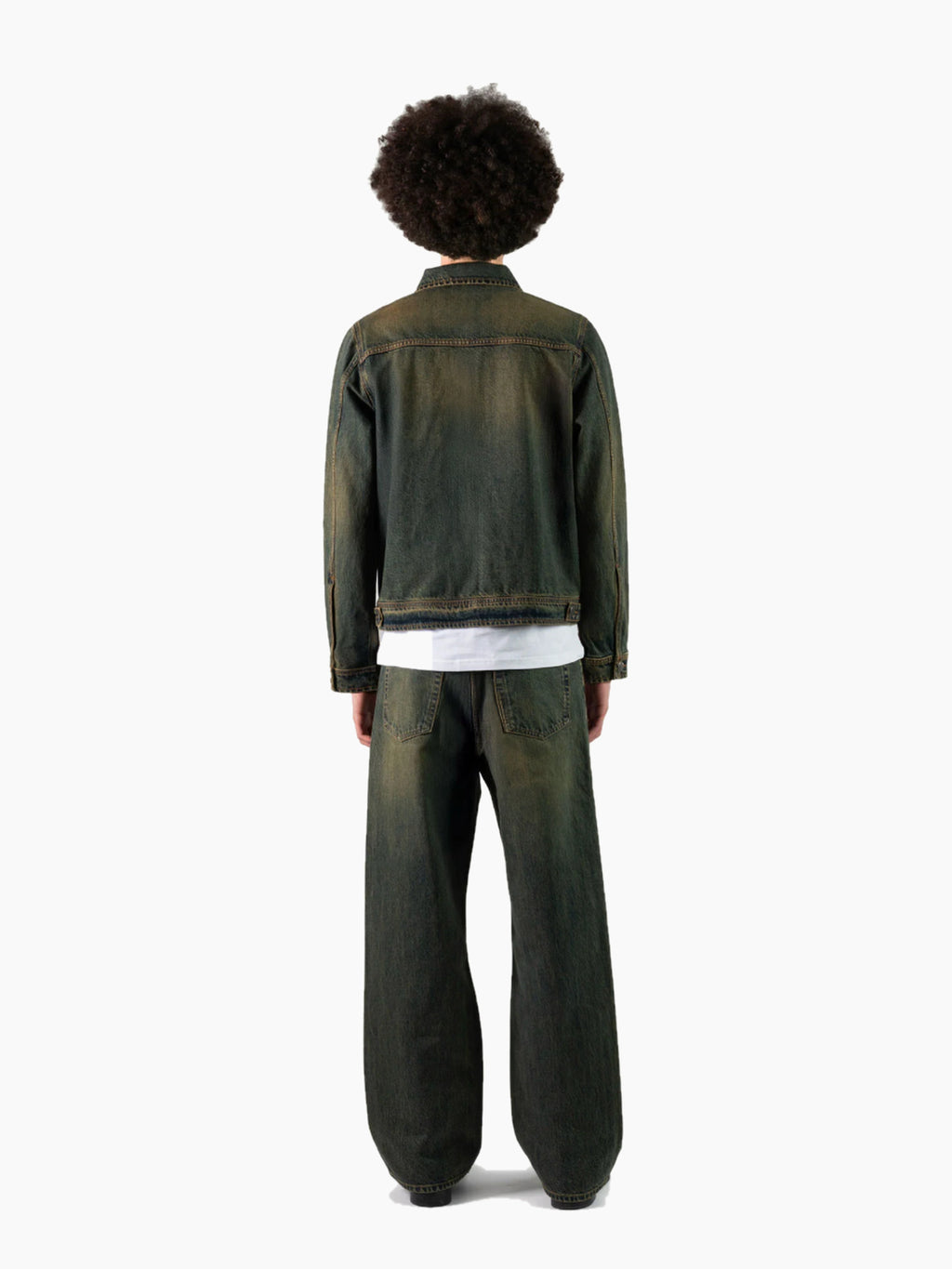 Jean denim unisexe vert olive délavé porté homme - dos